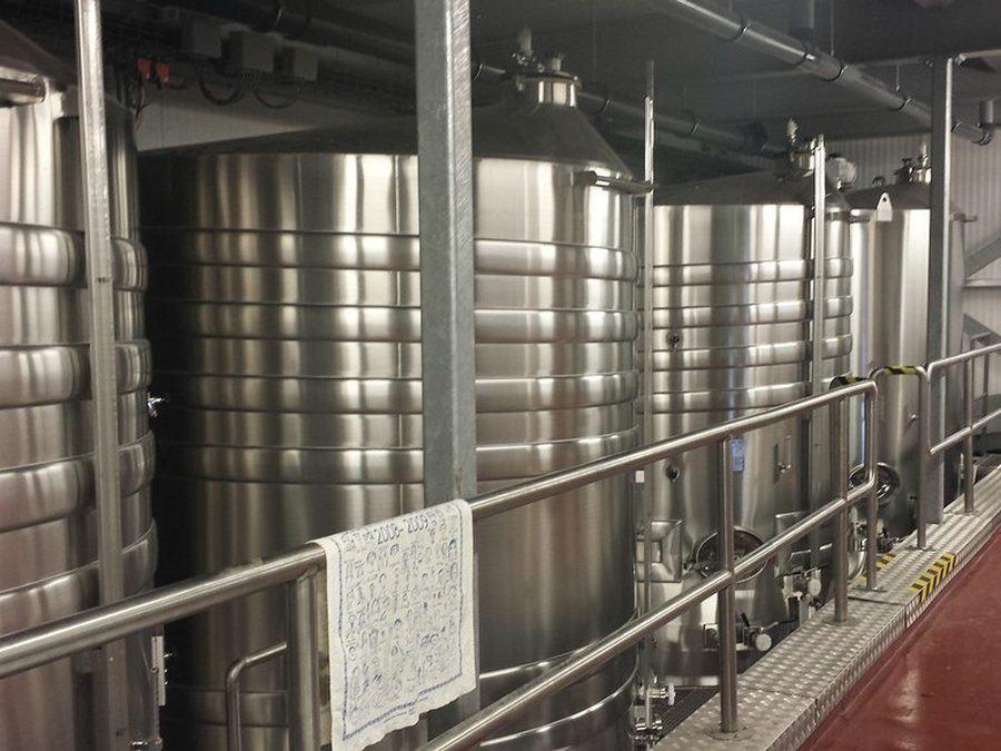 Stainless steel tanks used for bulk production